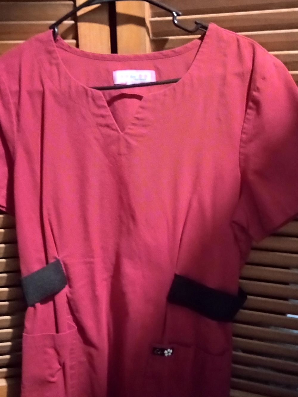 Women’s Red koi RED SCRUB TOP